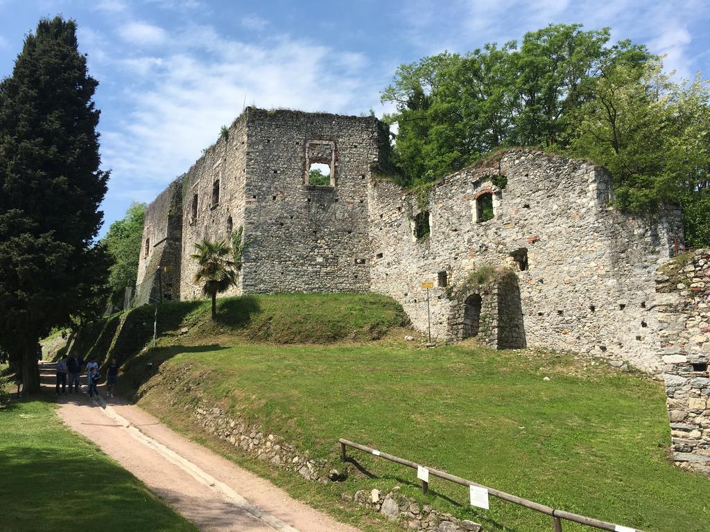 La Casa Nel Parco Villa Arona Exterior photo